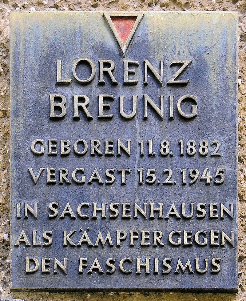 Eine Gedenktafel erinnert am ehemaligen Wohnhaus von Lorenz Breunig an ihn