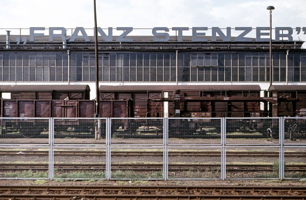 Schriftzug "Franz Stenzer" am Berliner RAW-Gelände, 1991