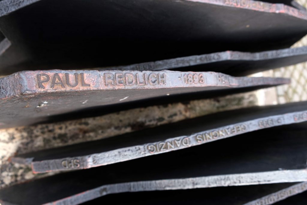 Gedenktafel vor dem Reichstag in Erinnerung an Paul Redlich