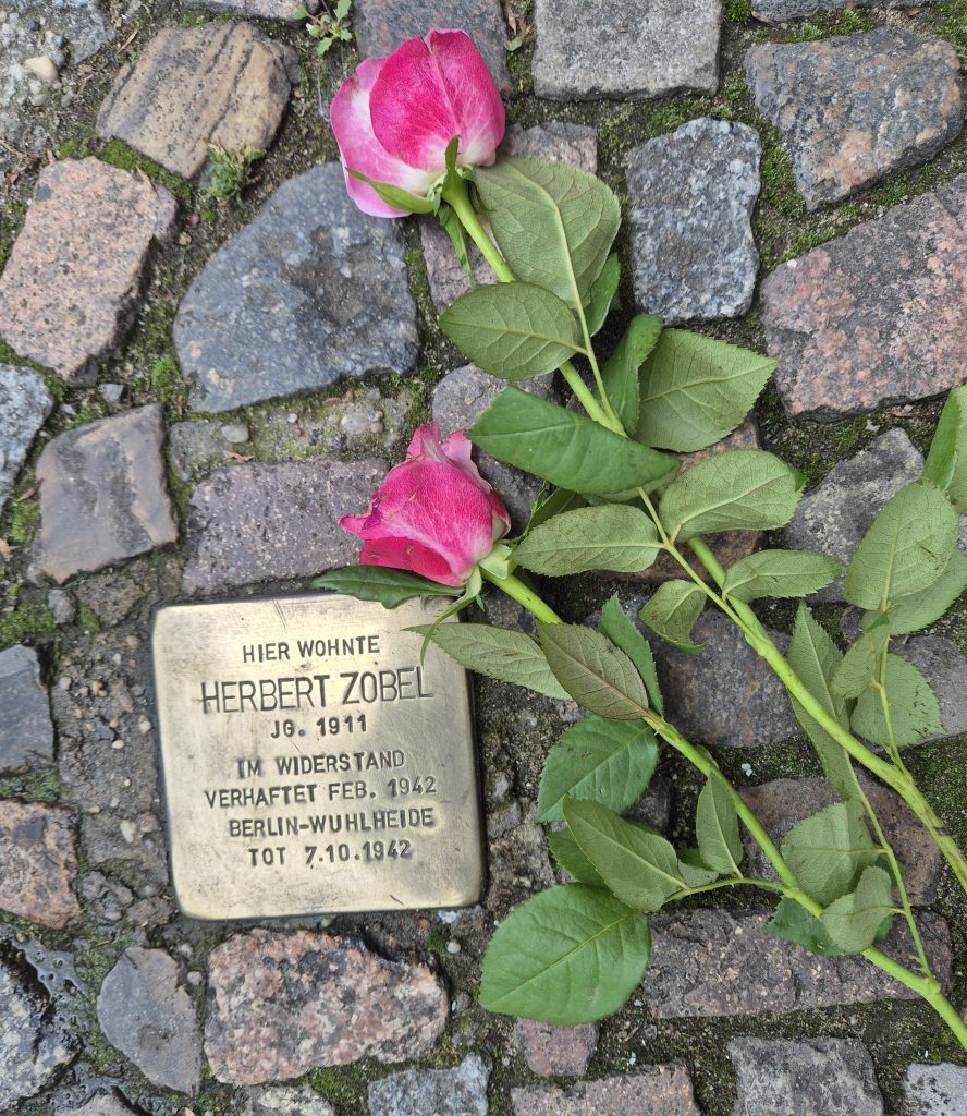 In Erinnerung an Herbert Zobel in Berlin verlegter Stolperstein