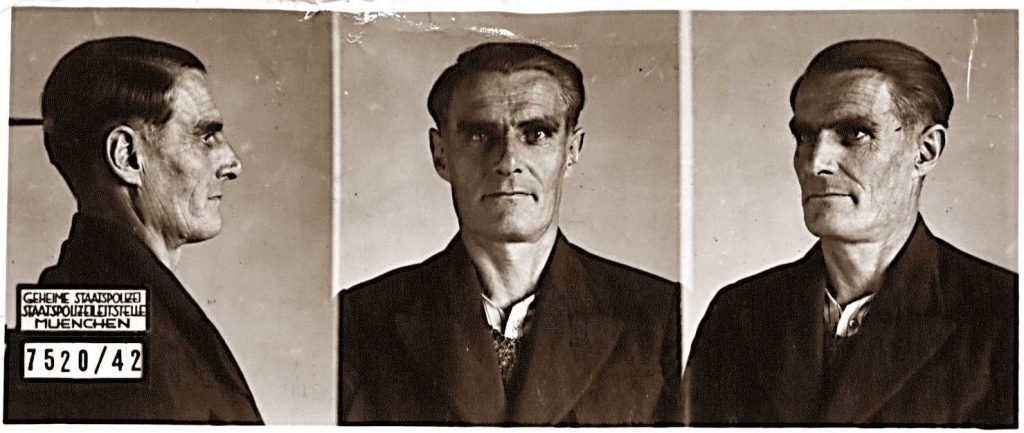 Engelbert Steiner auf erkennungsdienstlichen Aufnahmen der Münchener Gestapo, 1942